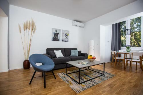 Big Tree Apartment & The Nest Apartment - Free Parking