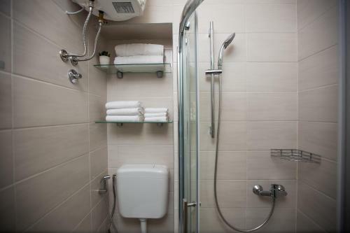 Big Tree Apartment & The Nest Apartment - Free Parking