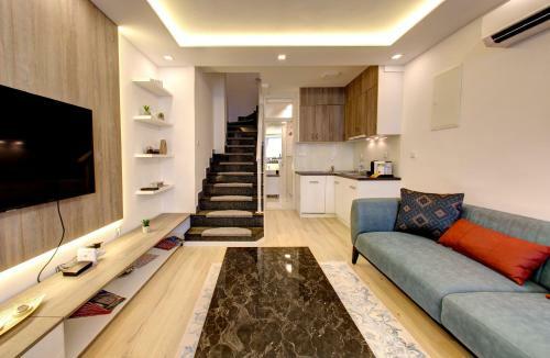 Emerald Apartment