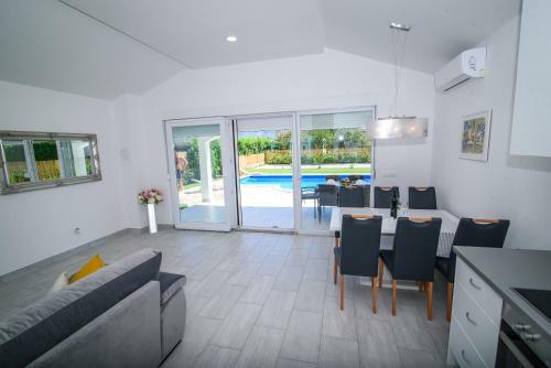 Villa Mirna