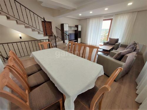 Apartamento ???????? ????? - ? 4 ????????? ? ??????????