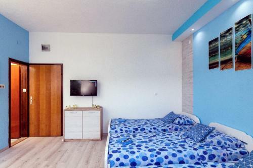 Villa Holiday Home With 4 Studio Apartments