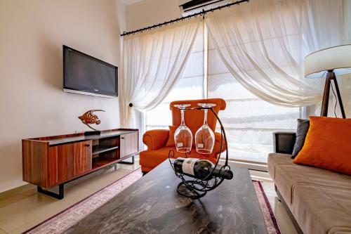 Luxury One-bedroom Apartment With Private Garden Lukomorye E3