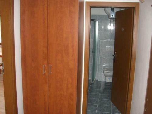 Hostal Penzion Ratm�r�k A Vin�rna U Raka