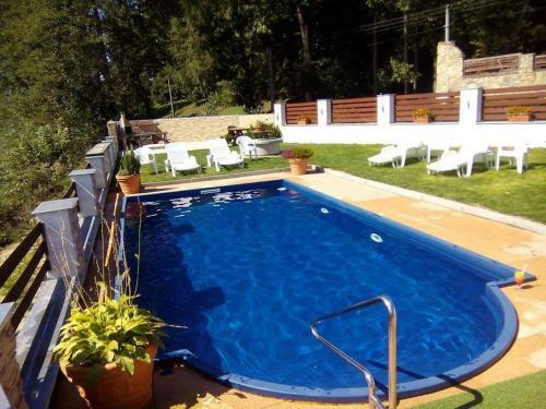 Hostal Penzion Ratm�r�k A Vin�rna U Raka