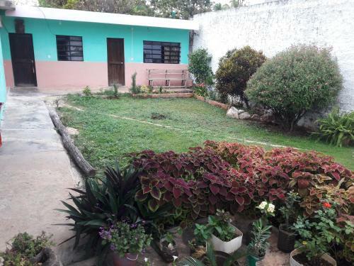 Hostal Y Temazcal Guemez