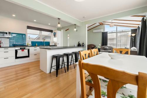Fenton Retreat - Rotorua Holiday Home