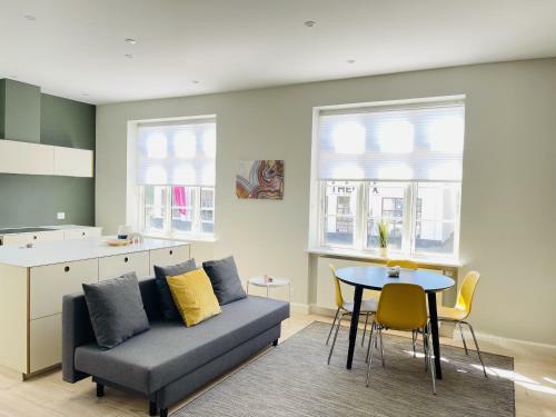 Apartamento Aday-booking - 2 Bedroom With Modern Kitchen And Free Parking