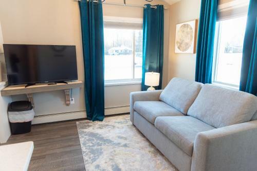 Motel Colony Suites
