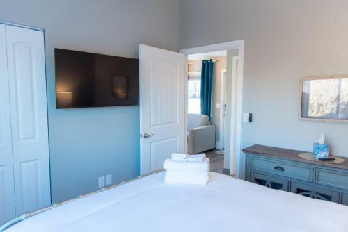 Motel Colony Suites