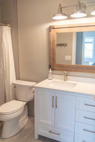 Motel Colony Suites
