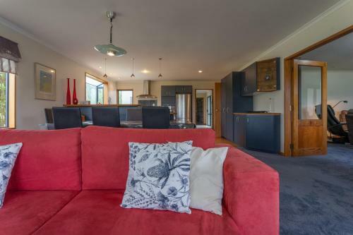 Villa Ohoka Country Retreat