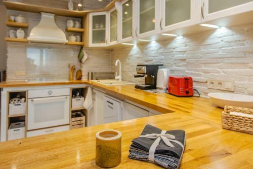 Apartamento Lovely 3bd Flat With Parking And Sea View