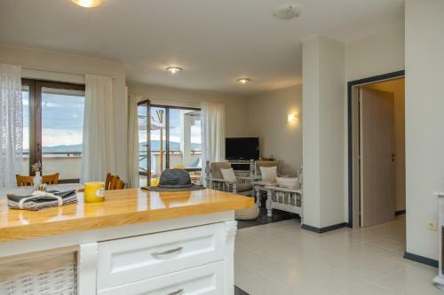 Apartamento Lovely 3bd Flat With Parking And Sea View