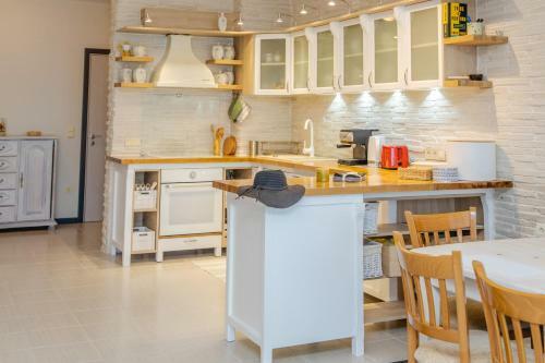 Apartamento Lovely 3bd Flat With Parking And Sea View