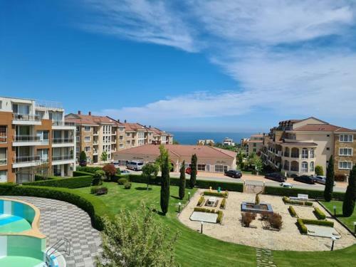 Sunny Island Complex Apartment