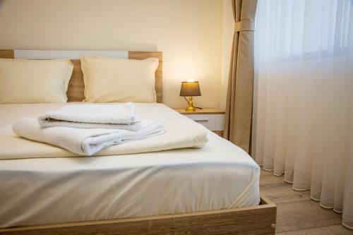 Apartamento ~by Camping Gradina ~ Spacious Flats With Balconies