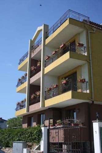 Family Hotel Akra