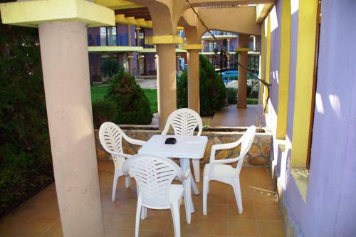 Azura Garden Apartments