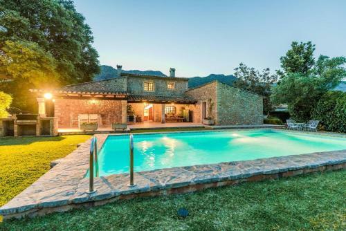 Cuixach - Stone Mallorcan Villa In Pollensa