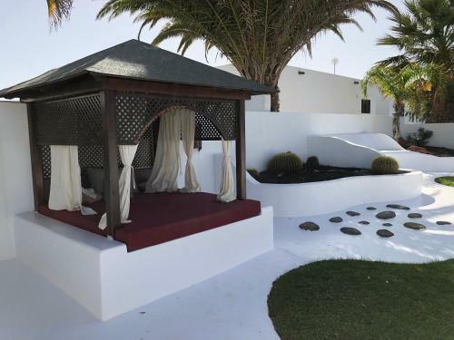 Villa Chao Private Heated Pool, Garden, Wifi, A/c