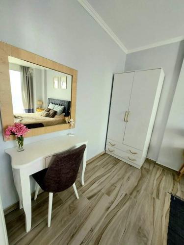 Pearl Apartment