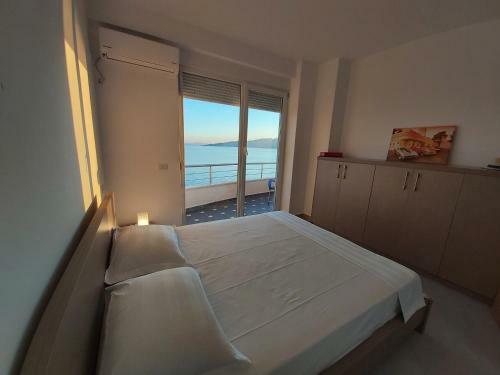 Sunset By The Sea Apartments - Private Beach