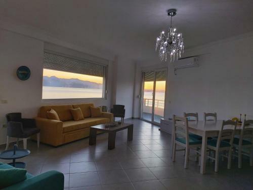 Sunset By The Sea Apartments - Private Beach