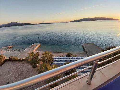 Sunset By The Sea Apartments - Private Beach