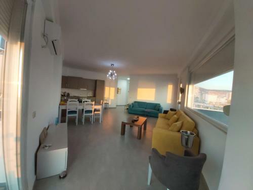 Sunset By The Sea Apartments - Private Beach