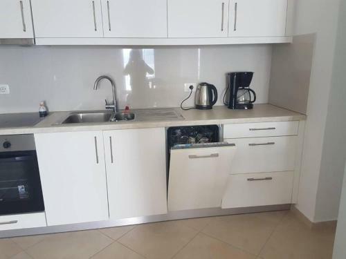 Krystyna Apartment- Apartment Near The Beach