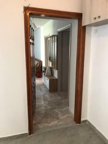 Gjoni's Apartment