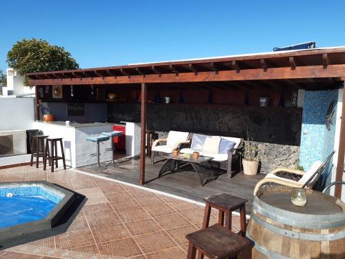 Extremely Private Villa, Heated Pool & Jacuzzi, Pool Wet Bar, Great Views.
