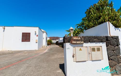Stunning 3-bed Villa In Playa Blanca