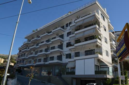 Paul Apartments