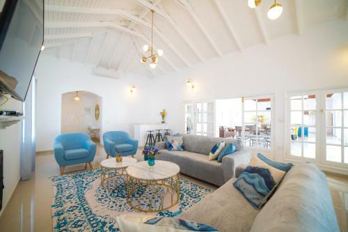 Villa Renaissance, 6 Bed 6 Bath Spacious Villa