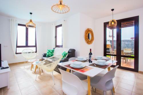 Impeccable 2-bed Villa In Playa Blanca