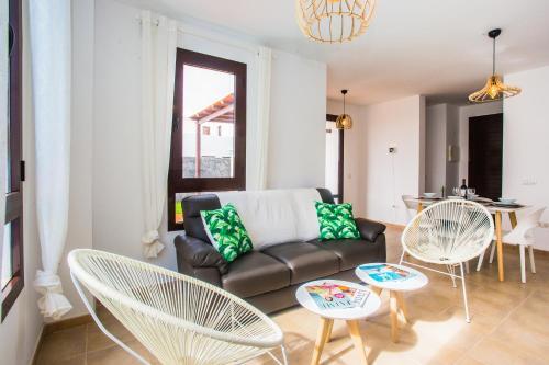Impeccable 2-bed Villa In Playa Blanca