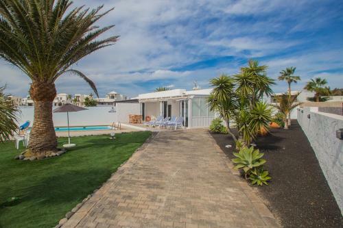 Remarkable 2-bed Villa In Playa Blanca
