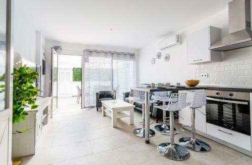 Monterey House Playa Blanca
