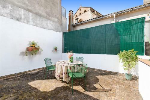 Lleon Town House In Pollensa, Mallorca