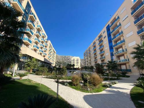 Hostal Sea La Vie (royal Palace)