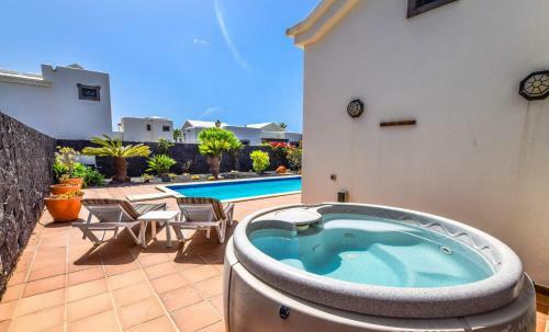 216 - Villa Helena By Villas Now Ltd