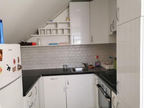 Apartman Viktor Pale 2021