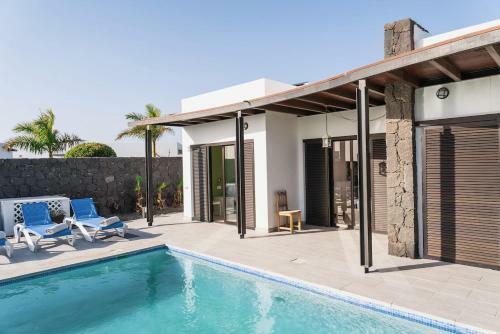 3 Bedroom Villa Pool Short Walk From Papagayo Beach