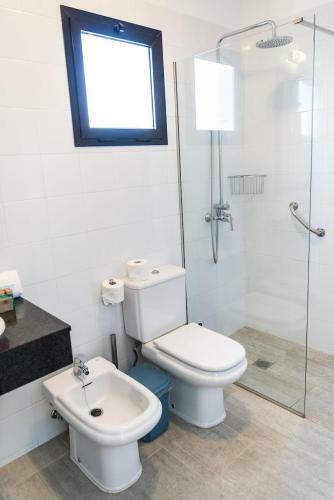 3 Bedroom Villa Pool Short Walk From Papagayo Beach