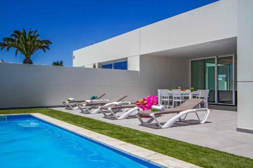 Villa Wave II