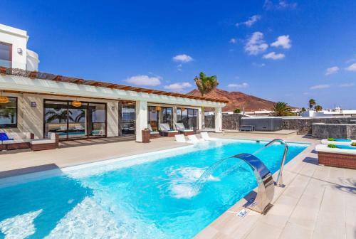 Villa Anyaval