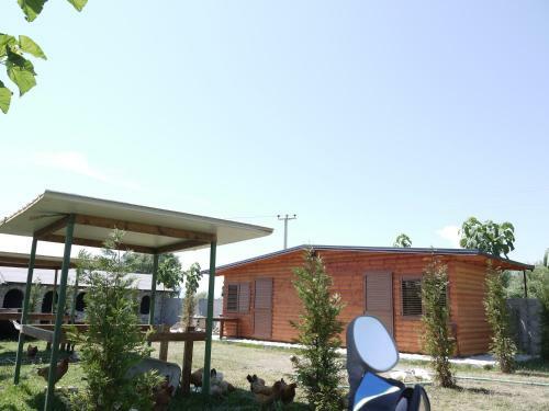 Windmill Shkodra Gesthouse Camping & Grill