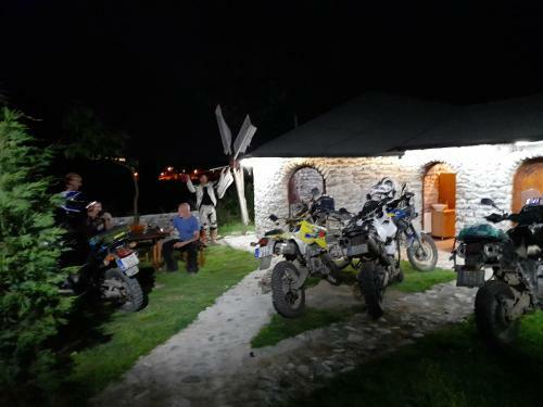 Windmill Shkodra Gesthouse Camping & Grill